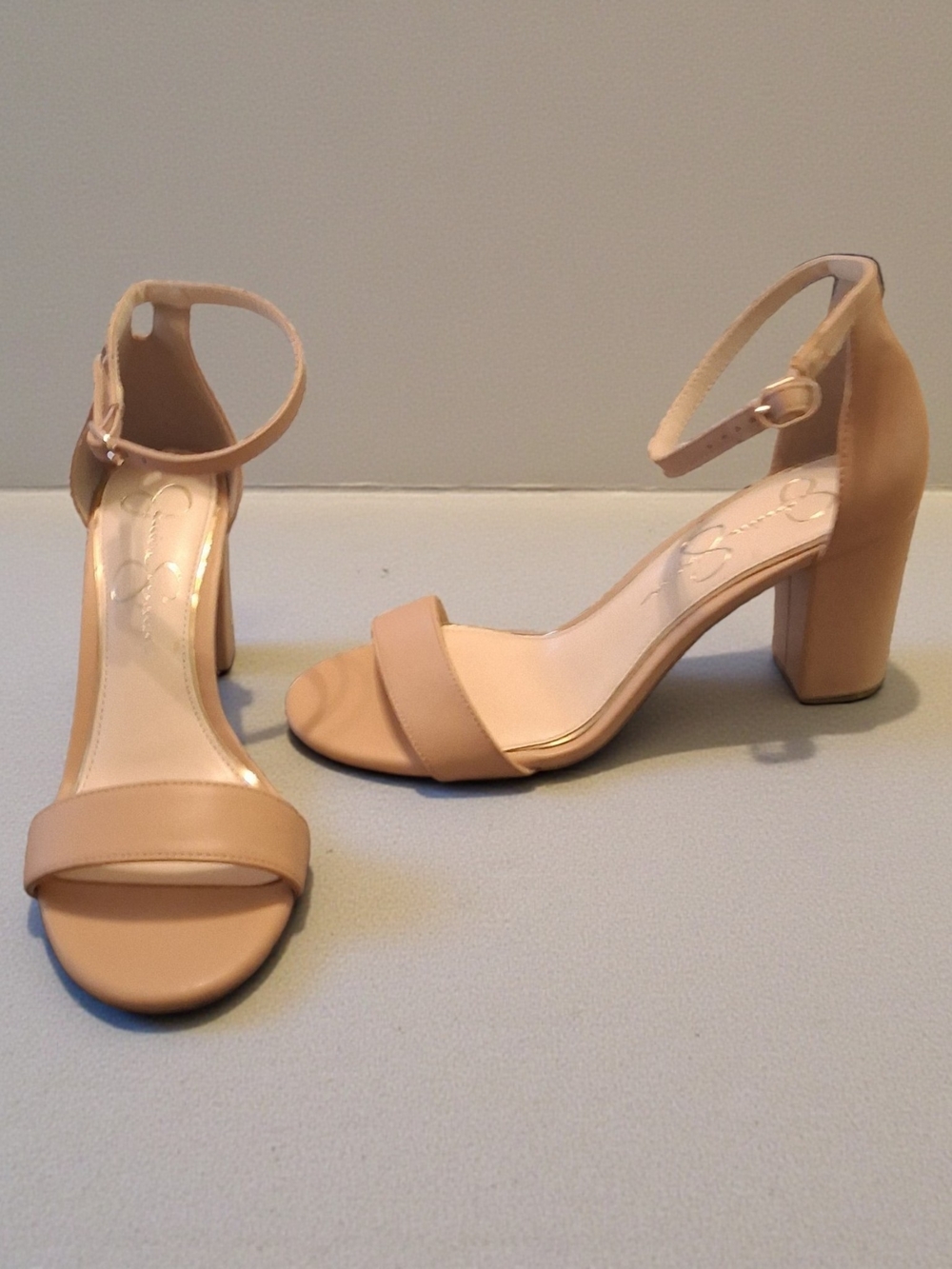 Jessica Simpson Hazzu heeled sandals block heel ankle strap Womens Size 7 Shoes
